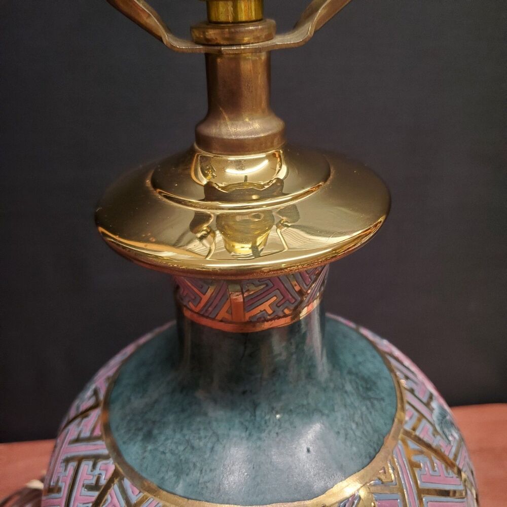 Vintage Chinoiserie Floral Urn Table Lamp - Picture 9 of 12